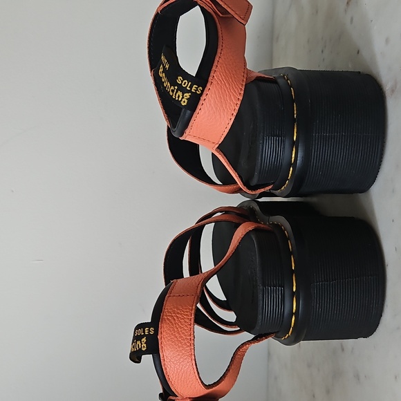 DR. MARTENS: NEW Blaire Quad Coral Leather Sandals - Picture 6 of 9